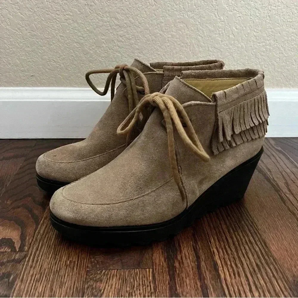 Bussola Leeds Suede Tan Layered Fringe Lace Up Wedge Ankle Bootie Shoes 6.5, 37.